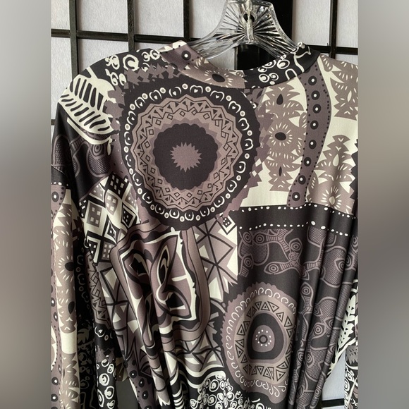 4X-5X Elle Black & White Print Dress with Belt - Picture 6 of 13